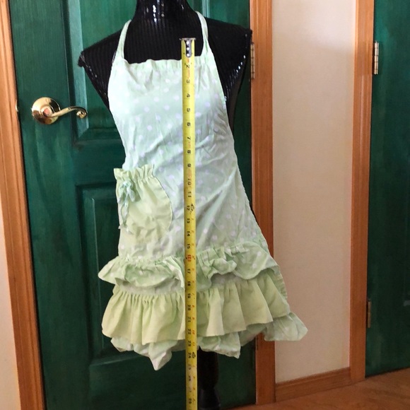 Child’s apron - Picture 4 of 8